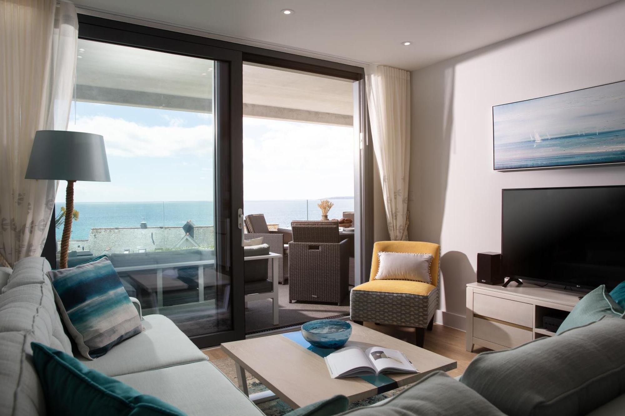 St Michaels The Liner Apartment Falmouth Room photo