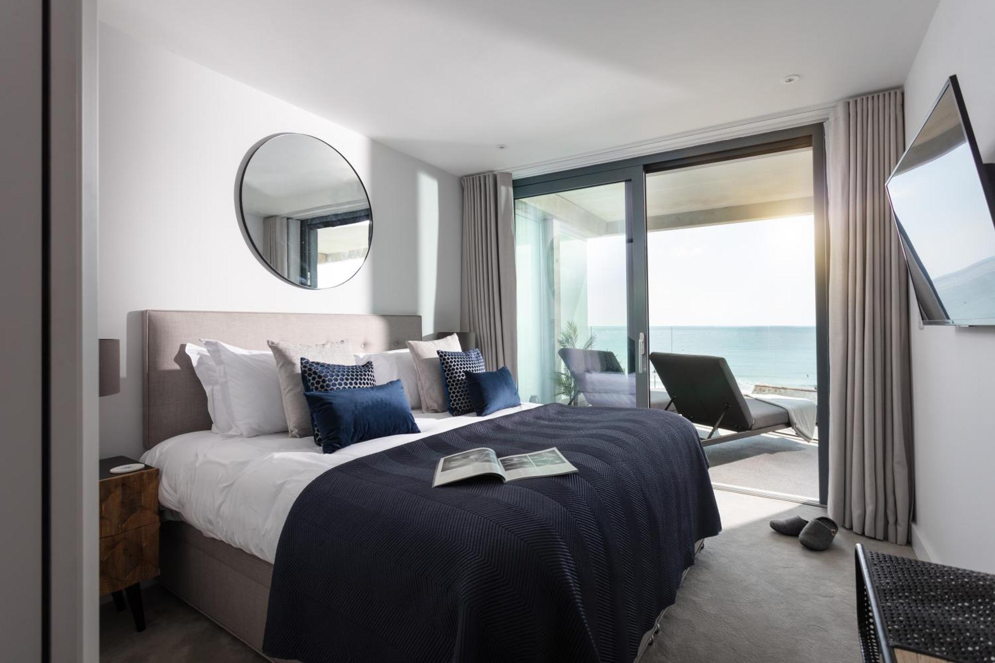 St Michaels The Liner Apartment Falmouth Room photo
